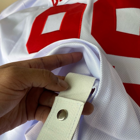 embroidered Captain Wayne  gretzky canada hockey jersey w/ fighting strap lg - Picture 4 of 4